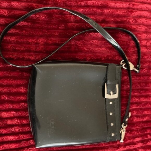 Beijo Business Class London Paris New York Buckle Black Crossbody (Pre Owned) - Picture 3 of 4